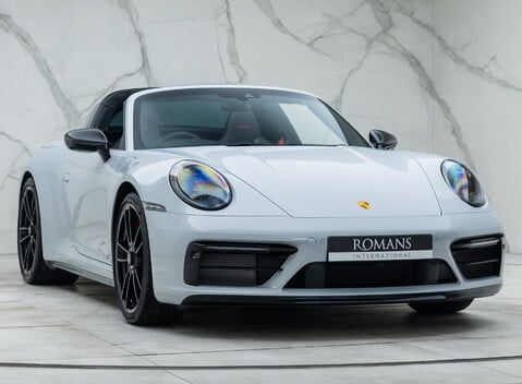 Porsche 911 Targa 4 GTS (992) 12