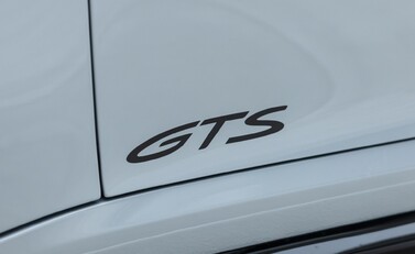 Porsche 911 Targa 4 GTS (992) 39