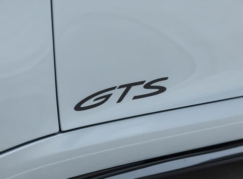 Porsche 911 Targa 4 GTS (992) 39