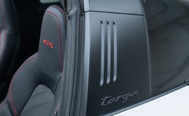 Porsche 911 Targa 4 GTS (992) 42