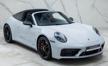 Porsche 911 Targa 4 GTS (992) 14