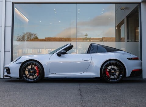 Porsche 911 Targa 4 GTS (992) 3