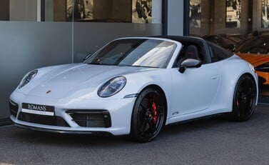 Porsche 911 Targa 4 GTS (992) 2