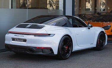 Porsche 911 Targa 4 GTS (992) 4