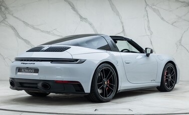 Porsche 911 Targa 4 GTS (992) 9