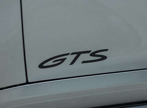 Porsche 911 Carrera GTS (992) 37