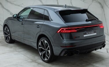 Audi RS Q8 VORSPRUNG 12