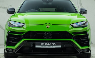 Lamborghini Urus PEARL CAPSULE 7