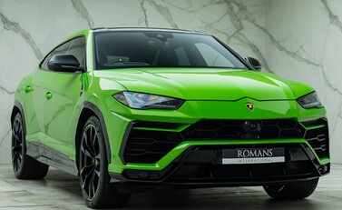 Lamborghini Urus PEARL CAPSULE 9