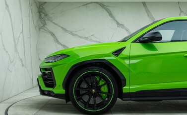 Lamborghini Urus PEARL CAPSULE 43