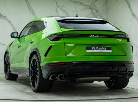 Lamborghini Urus PEARL CAPSULE 10