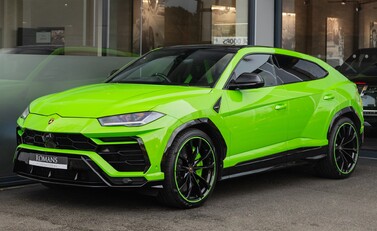 Lamborghini Urus PEARL CAPSULE 2