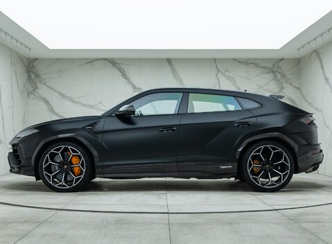 Lamborghini Urus PERFORMANTE 5