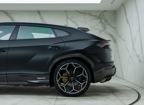 Lamborghini Urus PERFORMANTE 54