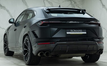 Lamborghini Urus PERFORMANTE 10