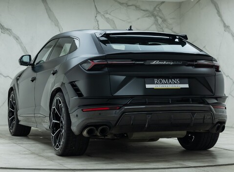 Lamborghini Urus PERFORMANTE 10