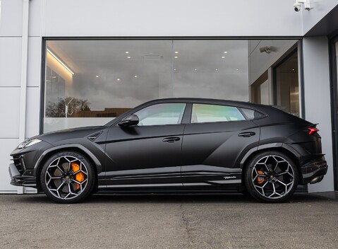 Lamborghini Urus PERFORMANTE 3