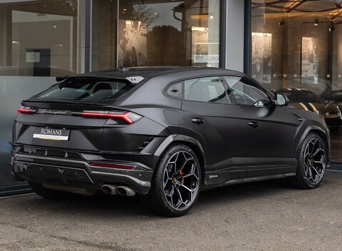 Lamborghini Urus PERFORMANTE 4