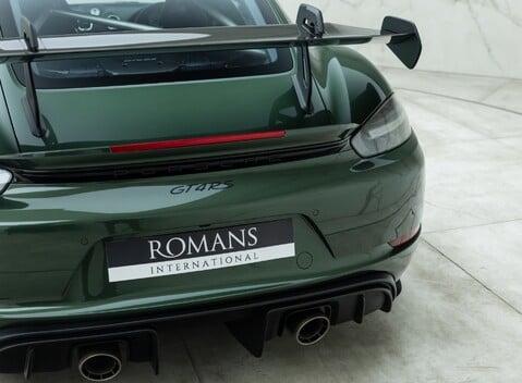 Porsche Cayman GT4 RS (718) 30