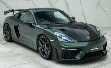 Porsche Cayman GT4 RS (718) 11