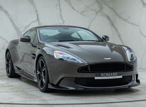 Aston Martin Vanquish S 7