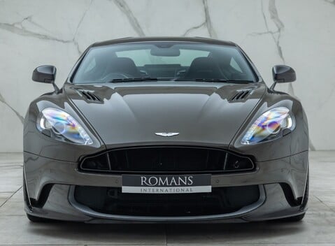 Aston Martin Vanquish S 5