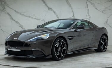 Aston Martin Vanquish S 1