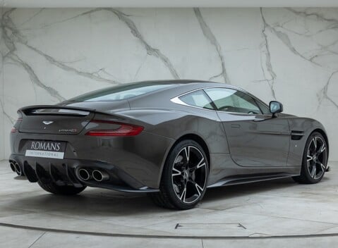 Aston Martin Vanquish S 12