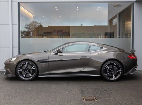 Aston Martin Vanquish S 3