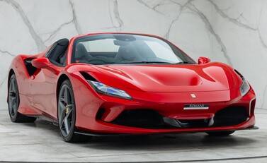 Ferrari F8 SPIDER 12