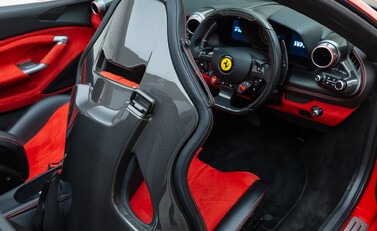 Ferrari F8 SPIDER 19