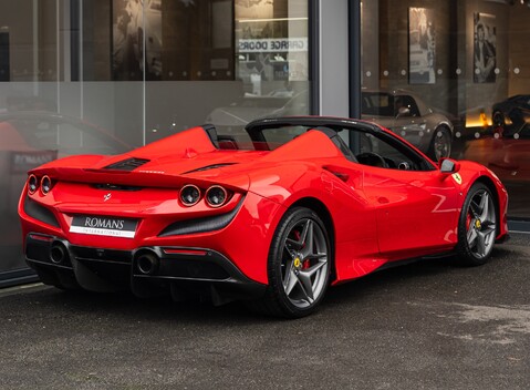 Ferrari F8 SPIDER 4