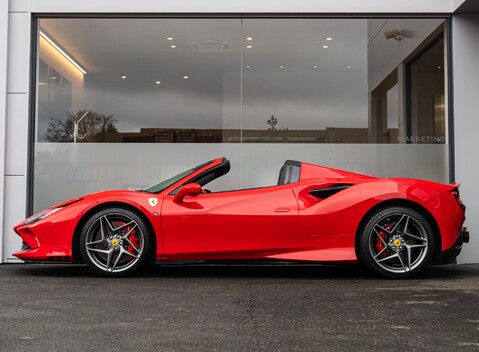 Ferrari F8 SPIDER 3