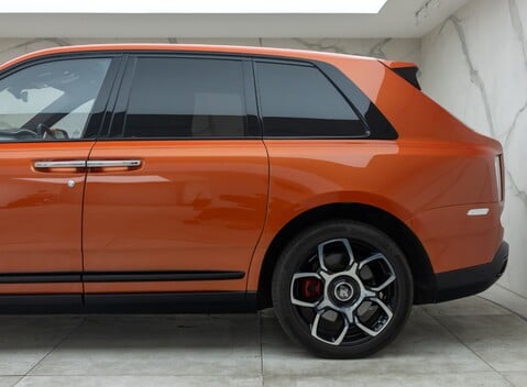 Rolls-Royce Cullinan BLACK BADGE 38