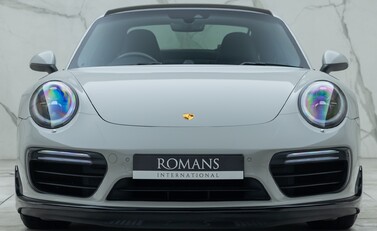 Porsche 911 Turbo S (991.2) 7