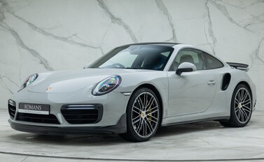 Porsche 911 Turbo S (991.2) 1