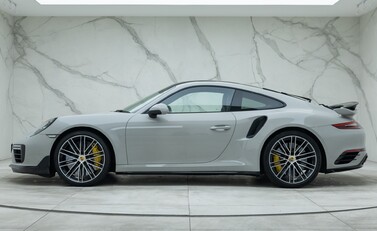 Porsche 911 Turbo S (991.2) 5