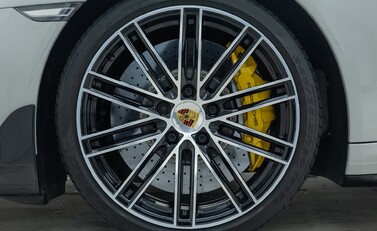 Porsche 911 Turbo S (991.2) 32