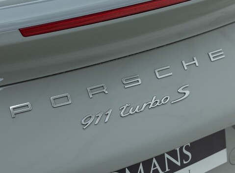 Porsche 911 Turbo S (991.2) 40