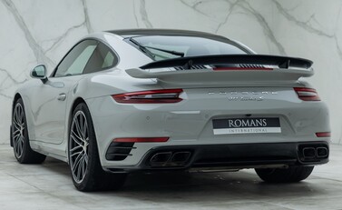 Porsche 911 Turbo S (991.2) 10