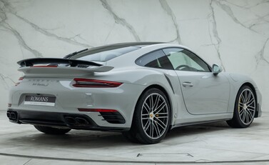 Porsche 911 Turbo S (991.2) 6