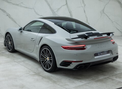 Porsche 911 Turbo S (991.2) 12