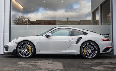 Porsche 911 Turbo S (991.2) 3