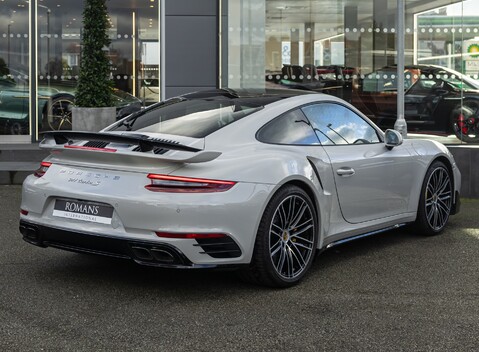 Porsche 911 Turbo S (991.2) 4