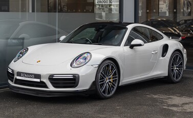 Porsche 911 Turbo S (991.2) 2