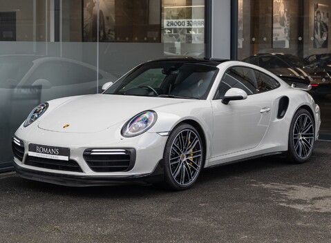 Porsche 911 Turbo S (991.2) 2