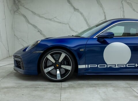 Porsche 911 SPORT CLASSIC (992) 33