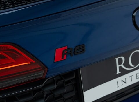 Audi R8 V10 PERFORMANCE CARBON BLACK 38