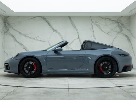 Porsche 911 Targa 4 GTS (992) 6