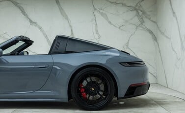 Porsche 911 Targa 4 GTS (992) 39